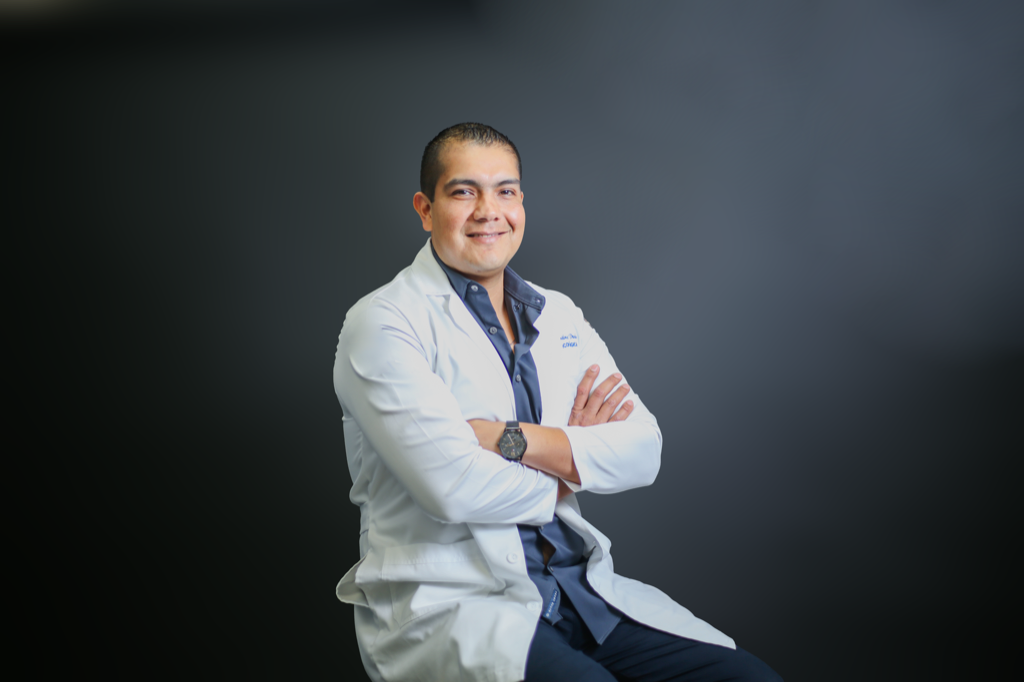 Dr. Uriel Martínez Durán